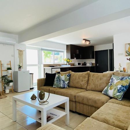 Serena'S 2-Br Apartment In 拉纳卡 外观 照片